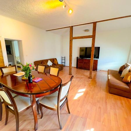 "Casa20200" 2 X Apartments Je 150Qm Fuer Business, Familien, Gruppen, Handwerker 15Min Von Berlin, Erdbeerhof, Outlet B5, 5Min Vom See Falkensee !! 2 Apartment Each 150Qm For Business , Families 15Min From Berlin!! エクステリア 写真