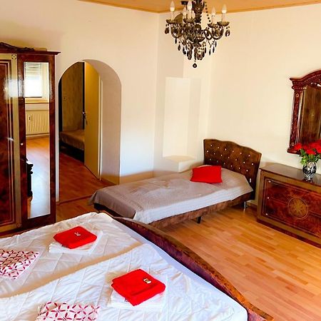 "Casa20200" 2 X Apartments Je 150Qm Fuer Business, Familien, Gruppen, Handwerker 15Min Von Berlin, Erdbeerhof, Outlet B5, 5Min Vom See Falkensee !! 2 Apartment Each 150Qm For Business , Families 15Min From Berlin!! エクステリア 写真