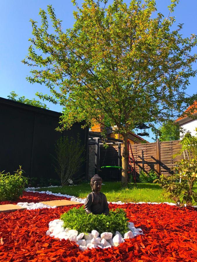 "Casa20200" 2 X Apartments Je 150Qm Fuer Business, Familien, Gruppen, Handwerker 15Min Von Berlin, Erdbeerhof, Outlet B5, 5Min Vom See Falkensee !! 2 Apartment Each 150Qm For Business , Families 15Min From Berlin!! エクステリア 写真