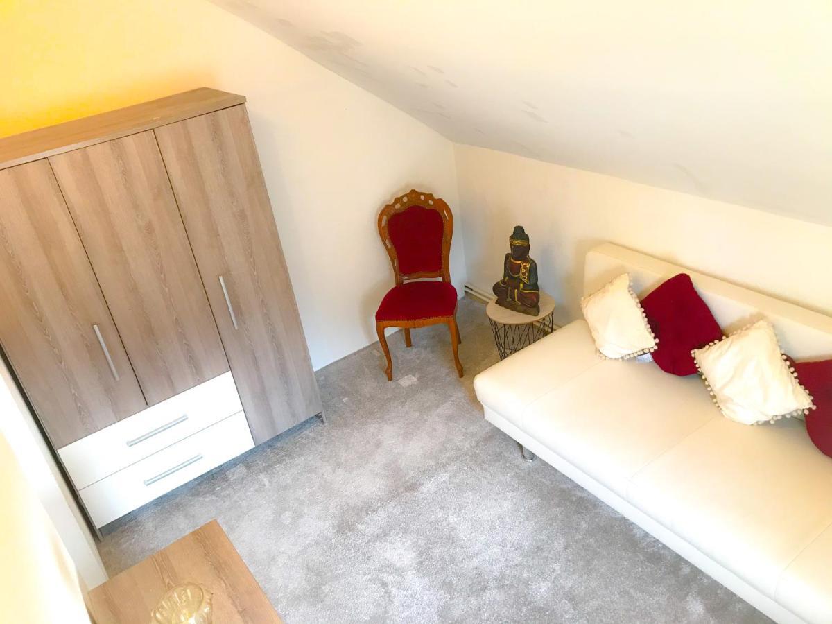 "Casa20200" 2 X Apartments Je 150Qm Fuer Business, Familien, Gruppen, Handwerker 15Min Von Berlin, Erdbeerhof, Outlet B5, 5Min Vom See Falkensee !! 2 Apartment Each 150Qm For Business , Families 15Min From Berlin!! エクステリア 写真