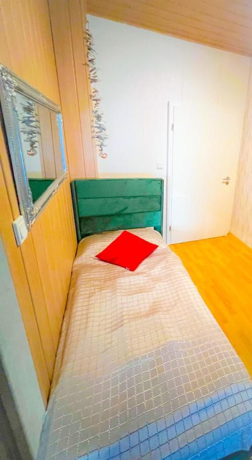 "Casa20200" 2 X Apartments Je 150Qm Fuer Business, Familien, Gruppen, Handwerker 15Min Von Berlin, Erdbeerhof, Outlet B5, 5Min Vom See Falkensee !! 2 Apartment Each 150Qm For Business , Families 15Min From Berlin!! エクステリア 写真